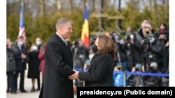 Kamala Harris și Klaus Iohannis la București
