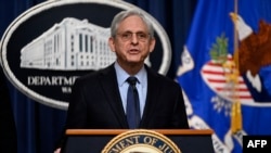 Procurorul general Merrick Garland numește un procuror special independent pentru a ancheta presupusa gestionare greșită a unor documente secrete de către președintele Statelor Unite Joe Biden, ministerul Justiției, Washington, 12 ianuarie 2023.