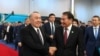 Колишній президент Казахстану Нурсултан Назарбаєв (л) на інавгурації свого наступника Касим-Жомарта Токаєва, листопад 2022 року