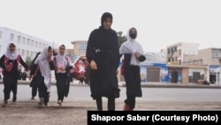افغانستان کې له تېرو څه باندې لس مياشتو راهيسې د نجونو ښوونځي تړل شوي دي.