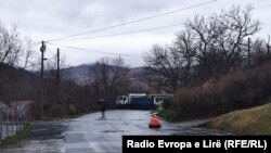 Косово, втор ден барикади во Рудар