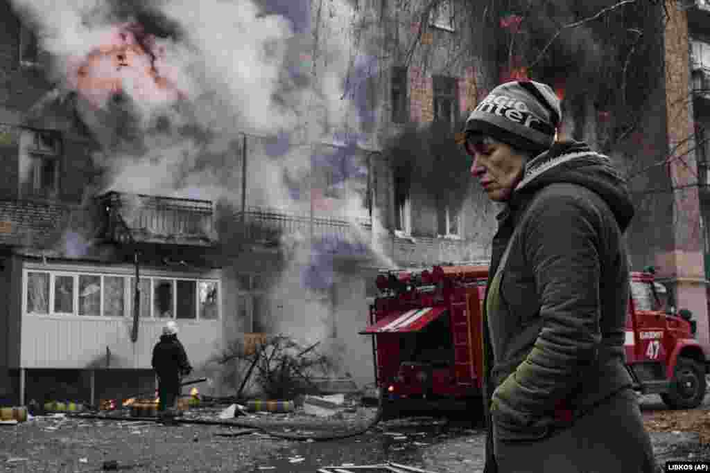 З весни Бахмут став життєво важливою точкою оборони України. Російська армія не припиняє своїх атак, що завдає страждань цивільним