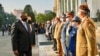 Lloyd J. Austin III a vizitat Ministerul Apărării de la București, unde a purtat convorbiri cu ministrul Nicolae Ciucă. Ulterior, acesta a mers la Palatul Cotroceni pentru discuții cu președintele Klaus Iohannis.