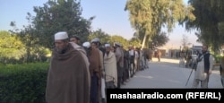 Navodni borci IS-K predaju se u provinciji Nangarhar ubrzo nakon što su talibani preuzeli vlast u Afganistanu 2021.