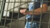 Potrivit noii legi, un deținut condamnat la închisoare pe viață nu va putea obține concomitent comutarea detenției pe viață în pedeapsa cu închisoare pe 30 de ani, ca mai apoi să obțină eliberarea condiționată înainte de termen.