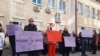 Додека чекаат „трикафта“, на пациентите со цистична фиброза им ја снемува и основната терапија