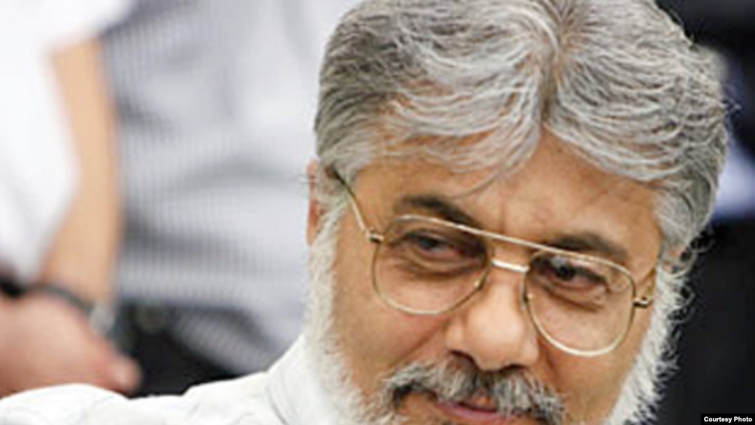 Jailed Iranian political activist and journalist, Isa Saharkhiz