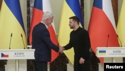 Președintele Cehiei, Petr Pavel, și cel al Ucrainei, Volodimir Zelenski, la o întâlnire la Kiev, pe 21 martie 2025. 