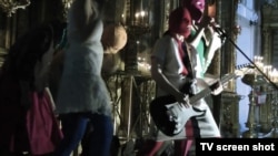 Выступление группы Pussy Riot в церкви