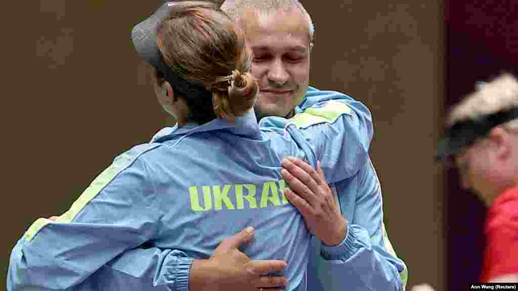 Українські стрілки здобули «бронзу» на Олімпіаді-2020 у Токіо. Олена Костевич та Олег Омельчук були влучніші за своїх суперників, представників Сербії Зорану Аруновіч і Даміра Мікеца, поціливши 16 очок проти 12, 27 липня. ТАКОЖ НА ЦЮ ТЕМУ