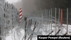 Un gard despărțitor la Tolcze, la granița Poloniei cu Balerus, 27 ianuarie 2022.