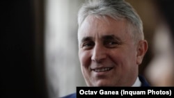 Ministrul Lucian Bode a lansat un atac virulent împotriva celor care-i contestă teza de doctorat. 