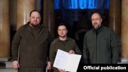 Украинскиот претседател Володимир Зеленски денеска и официјално побара забрзано зачленување на Украина во ЕУ