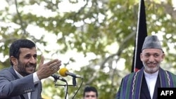 محمود احمدی نژاد و حامد کرزای در کنفرانس خبری در کابل