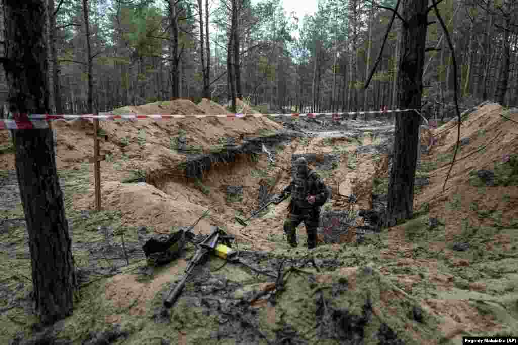 După o săptămână de câștiguri teritoriale rapide ale Ucrainei în nord-estul țării, oficialii ucraineni au declarat că forțele rusești își fortifică apărarea și că va fi greu să mențină ritmul de avansare. Fotografie din 15 septembrie 2022. 