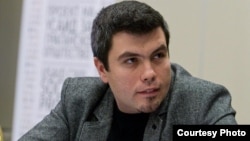 Бојан Маричиќ од Македонскиот центар за европско образование (МЦЕО).
