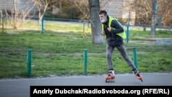 74% інфікованих в Україні – люди віком від 30 до 69 років.