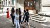 Majoritatea absolvenților de clasa a XII-a de la Colegiul Național „Gheorghe Șincai” care au susținut luni proba orală la Bacalaureat au primit calificativul de „experimentat”.