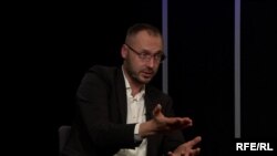 Sergiu Litvinenco în studioul Europei Libere de la Chișinău