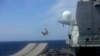 Un avion F-35 jet decolează de pe portavion în largul coastelor Portugaliei în cadrul exercițiilor NATO Steadfast Defender 2021 (AP Photo/Ana Brigida)