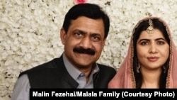 د نوبل سولې جایزې ګټونکې ملاله یوسفزۍ او پلار یې