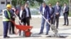 Mohamed Alabar iz kompanije Eagle Hills i predsednik Srbije Aleksandar Vučić otvaraju radove na projektu "Beograd na vodi", 15. april 2016.