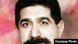يوسف عزيزی بنی طرف از اعضای کانون نويسندگان و عضو افتخاری اتحاديه نويسندگان عرب است و دستکم ۲۵ عنوان کتاب تاليف و ترجمه کرده است.