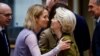 Visoka predstavnica za inostrane poslove i sigurnosnu politiku i potpredsjednica Evropske komisije Kaja Kallas pozdravlja predsjednicu Evropske komisije Ursulu von der Leyen na samitu Evropske unije u Briselu, Belgija, 20. mart 2025.