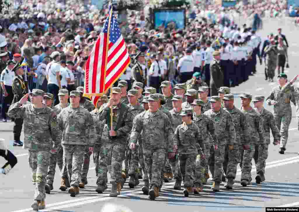 A group of U.S. Army servicemen also participated in the Independence Day festivities in the Ukrainian capital. 