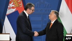Президент Сербії Александар Вучич (л) і прем'єр-міністр Угорщини Віктор Орбан, ілюстративне фото