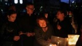 Demirgazyk Makedoniýanyň Koçani şäherindäki gijeki klubda bolan ýangynyň pidalarynyň hatyrasyna matam çäresi. 