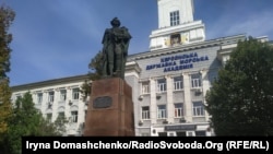Памʼятник Федору Ушакову в Херсоні, архівне фото