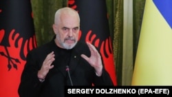 Албанскиот премиер Еди Рама