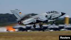 Германски самолет ECR Tornado излита по време на учението от военното летище Ягел