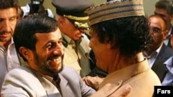 دیدار محمود احمدی نژاد و معمر قذافی در جریان نشست سازمان ملل در نیویورک