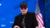 Маск назвал "придурком" советника Трампа по торговле Наварро 