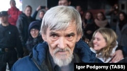 Юрій Дмитрієв після першого виправдувального вироку суду, фото 2018 року