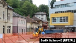 Lokacija budućeg spomenika miru "Ruka u ruci" u centru Srebrenice. 