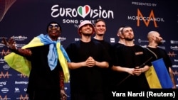 Ուկրաինական Kalush Orchestra խումբը «Եվրատեսիլ 2022» երգի մրցույթից հետո, 15-ը մայիսի, 2022թ․