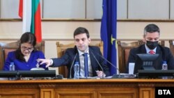Никола Минчев е председател на Народното събрание. Той е от квотата на най-голямата партия в парламента "Продължаваме промяната". 