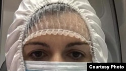 Бисера Костадиновска Стојчевска, пратеничка од СДСМ ќе оди во Собрание да гласа, во скафандер затоа што е позитивна на ковид-19