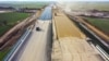 Lotul 1 din secțiunea de sud a inelului de autostradă al Bucureștiului, între Joița și Bragadiru (DN 6), ar fi trebuit finalizată de aproape trei ani. Noul termen: până la mijlocul lui 2025.
