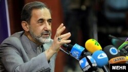 مشاور علی خامنه‌ای می‌گوید هدف ایران «حفظ زنجیره مقاومت» است.