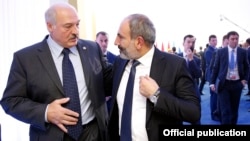 Ալեքսանդր Լուկաշենկոն և Նիկոլ Փաշինյանը Աստանայում, 8-ը նոյեմբերի, 2018թ.