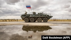 У Сирії російські війська перебувають офіційно, проте журналісти і експерти неодноразово висловлювали сумніви в повноті даних Міноборони про втрати