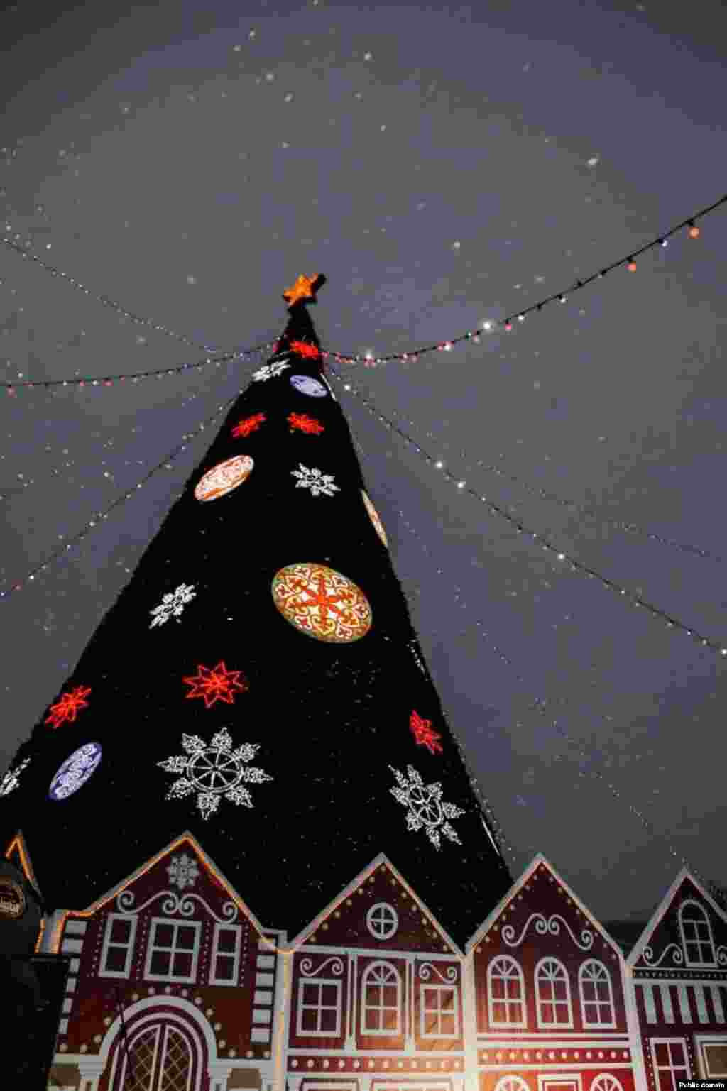 Татарстанның Яшел Үзән шәһәре чыршысы. 