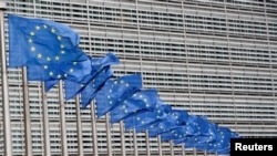 Zastava EU ispred sedišta Evropske komisije, Brisel (foto arhiv)