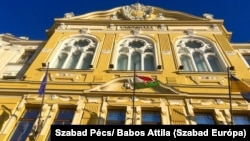 A pécsi városháza épületében október 15-re tűzték ki az új pécsi közgyűlés alakuló ülését, az első, érdemi közgyűlési ülést október 22-én tartják