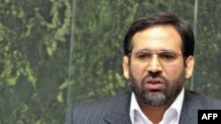 به گفته وزیر اقتصاد، مجمع تشخيص مصلحت نظام طرحی را بررسی می کند که در صورت تصويب، نهادی زير عنوان «صندوق توسعه ملی» به جای «حساب ذخيره ارزی» تاسيس خواهد شد. (عکس: AFP)