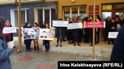 Еще два месяца назад у Георгия Кабисова была большая группа поддержки, которая устроила акцию с требованием прекратить его преследование